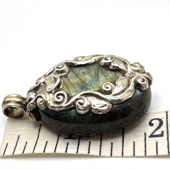 Silver Tone Framed Filagree  Glowing Labradorite Pendant Vintage - Picture 6 of 13